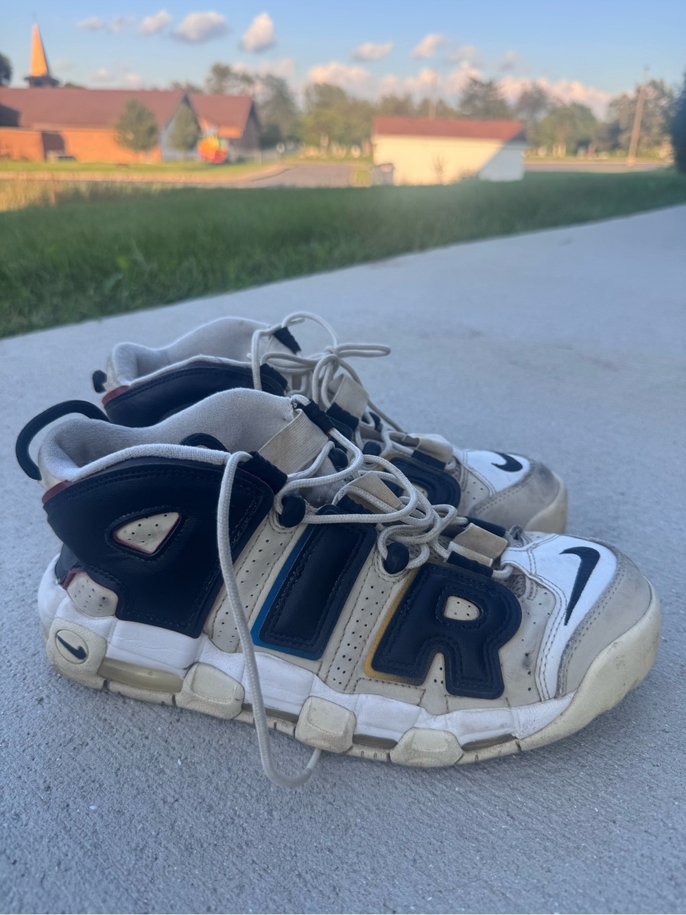 NIKE AIR MORE UPTEMPO '96 #DM1297-100 MEN'S SIZE 10.5 "TRADING CARDS"